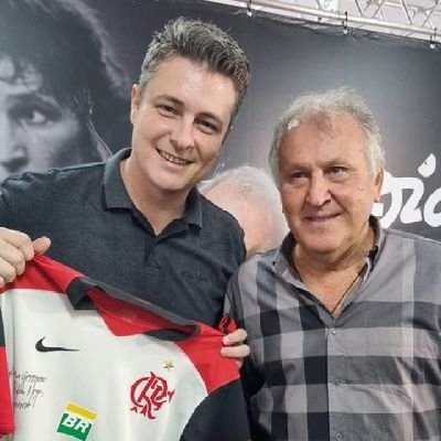 Rubro-Negro⚫🔴#SRN
Jornalista
Pai de João e Maria 🖤❤️