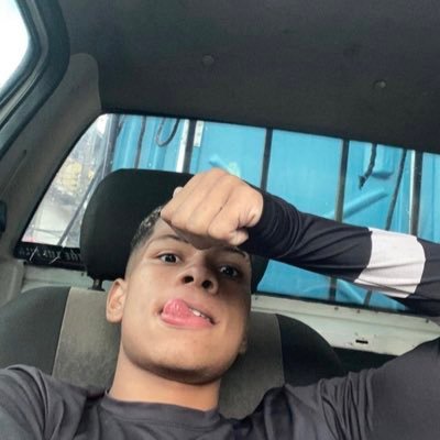 10% Homem e 90% flamenguista https://t.co/ZujZiZFnCa