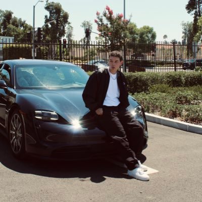 24 y/o Raver, Powerbuilder, USC Masters Student 2025
