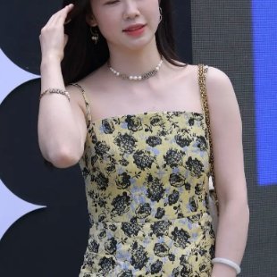 AnneEricks86199's profile picture. wish you and me