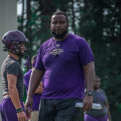 Husband, Outdoorsman🦌🦆🐗🦃,Former El Dorado HighSchool OLB Coach 🏈 Former Arkansas Razorback #GoHogs 🏉 Defensive Coordinator @junctionfb