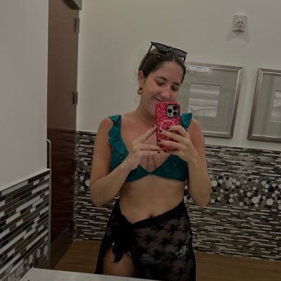 verosoto21's profile picture. 