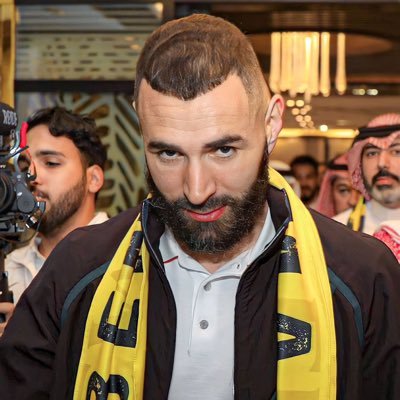 iz_21v's profile picture. 