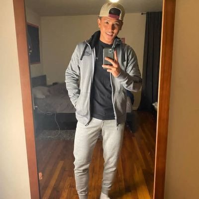 FLindwe73186's profile picture. 