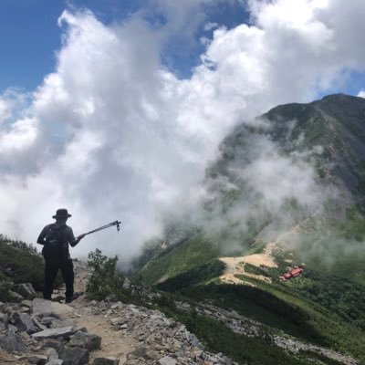 ハイキング🏃と登山⛰、神社⛩やお寺の御朱印📚巡りをテーマにしたアカウントです。2022年から新たなマイブームとしてスタートしました。山登りの目標は日本百名山にチャレンジで、只今6/100です😆活動内容をアップしたいと思います☺️