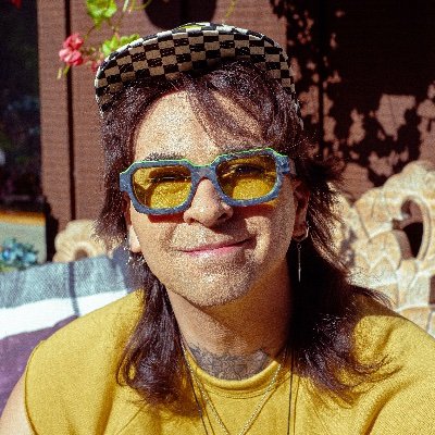 ElleDwight's profile picture. Designer & Storyteller | Co-Founder & CEO @roleapp | Trans Sunflower 🌻🏳️‍⚧️⚧✨