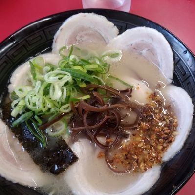 煮え切らない41歳です。「いいね！」が中心です(・∀・)宜しくどーぞ！

好き/競輪・ラーメン・自然（観るだけ）・街飲み・水曜だけど土曜の番組・サンドウィッチマン・ナイツ・犬（シーズー）・淑女・ゲーム（格闘・麻雀）・サザンオールスターズ

あっ、独身です(;・д・)