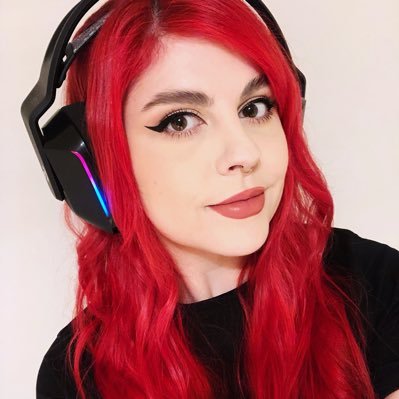 Variety Twitch Streamer and YouTube Partner 🎮 Australian 🐨 Vegan 🌱 She/her ✨ Member of @TeamEqualityTTV 💌 emmaxmaree@live.com