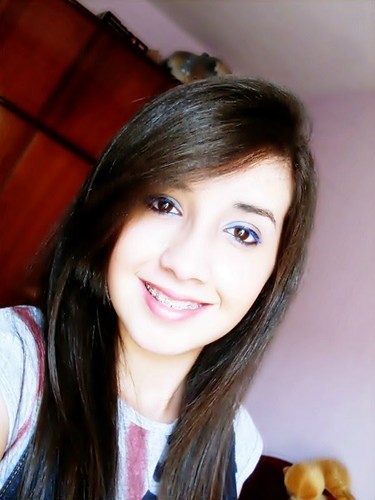Apaixonada por música sexo, sensualize, free step, Paula Fernandes, Katy Perry, Alexandre Pato, Avril Lavigne NY e bla bla. Mais? Follow-me RAWR' ;*