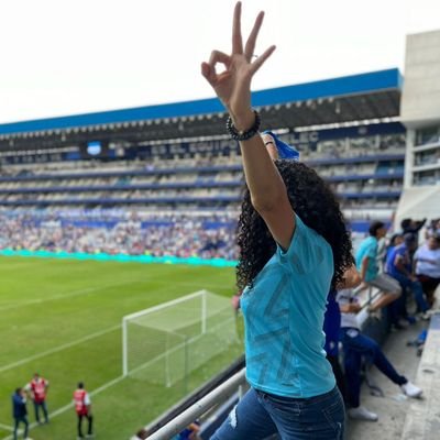 Dios , mi familia  y del Emelec para toda la vida socia 30052 #GraciasDios🙏
#GuarantinAzul💙