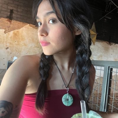 AliciaR203's profile picture. Plotting and Scheming