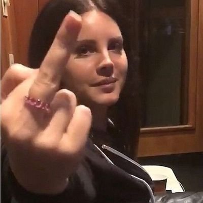 lanasinreyp's profile picture. búscate otro más bueno