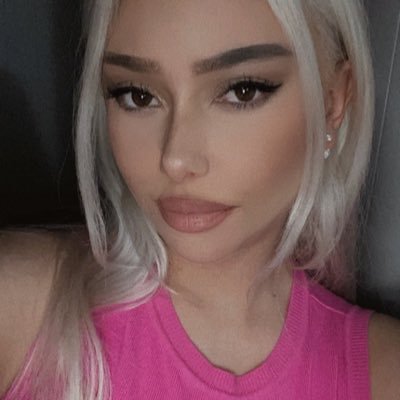 4202021l's profile picture. 