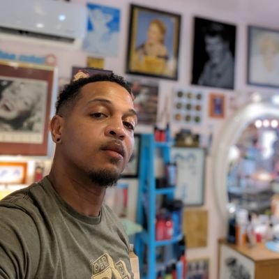 Music Producer Extraodinaire🎶
Art Fanatic 👨🏾🎨👩🏾🎨
L.A. Native⛱🌴
Host of The Art & The Artist channel on YouTube