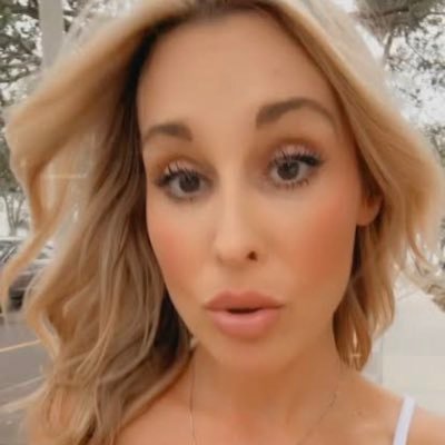 Godown1213's profile picture. registered nurse 👩‍⚕️ I love to save life