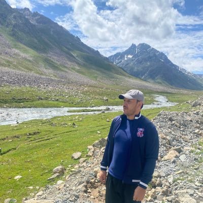 Samiulhaq22's profile picture. Engineer having 13 years experience and running on business.