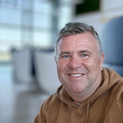 59, gay, home Spain with my partner and hubby of 34 years, married in SFO in Feb 2016. Living with Stage 4 colorectal liver cancer. DJIMini3Pro flier.