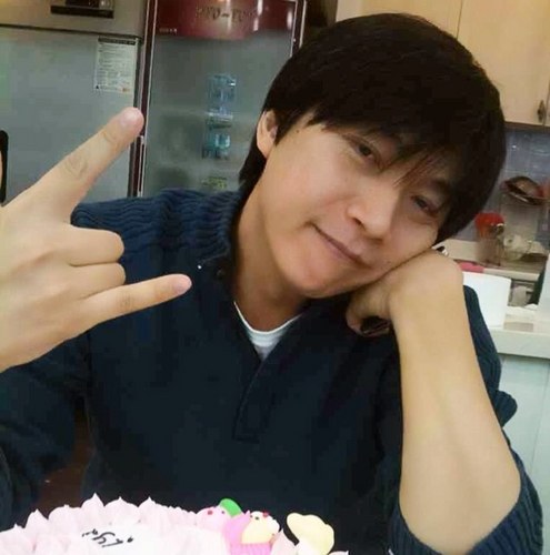 cupidmoon's profile picture. 즐겁게 살고 픈 프로그래머 또는 PM 또는 애둘난아빠 ㅎ