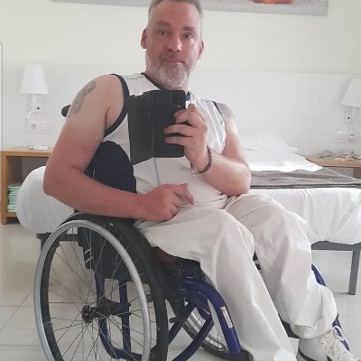 Hi, i am a single disabled man suffering from spina bifida coming from 🇫🇷 
#disabledbutstillstrong 💪

ALL FAKE PROFILES WILL BE AUTOMATICALLY BLOCKED OK!!!