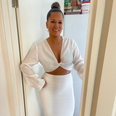 queen mother of lover girls, I love love, light bearer and giver and all round believer in all things good 🥰❤️
