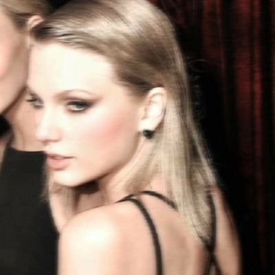@fcbarcelona | vestibulanda, swiftie, culé pedri's girlfriend