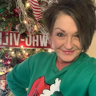 Mother of two amazing kids.
Love my beautiful family.
Business owner and investor.
I hate impostors, don't ask me for
Money.