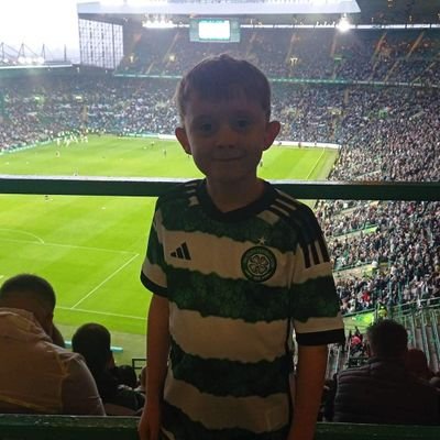 From Drumchapel,Glasgow. Love Glasgow Celtic, my kids also my wee grandchildren, Alfie, Chester and Evie 💚49years old💚🍀483 miles from paradise HH COYBIG