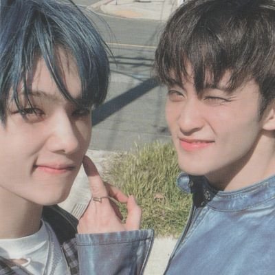 pawrkkjisung's profile picture. 