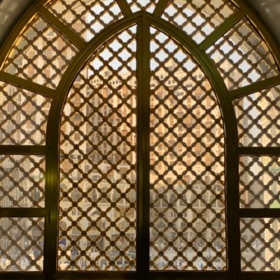 dearriani's profile picture. the kind of book that you can’t put down