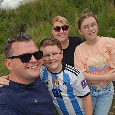 Husband To A Beautiful Wife
Dad To 2 Gorgeous Children
❤️❤️The Barrys❤️❤️