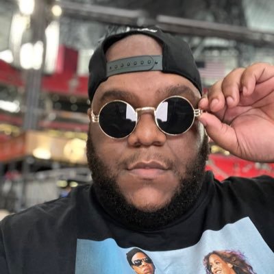 Gamer. 🎮 Funny Guy 😂 Avid Chicago Bears Fan 🐻⬇️. Fake Apex Legends Master Player (S17). 🤷🏾‍♂️ get ready to talk gaming and sports over here!