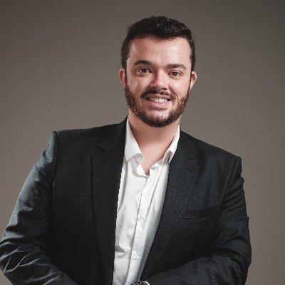 Pai das gêmeas Liz e Lara, marido da Dani. Desde 2007 combatendo investimentos ruins e picaretas. Economista e Consultor de Valores Mobiliários. Perfil pessoal