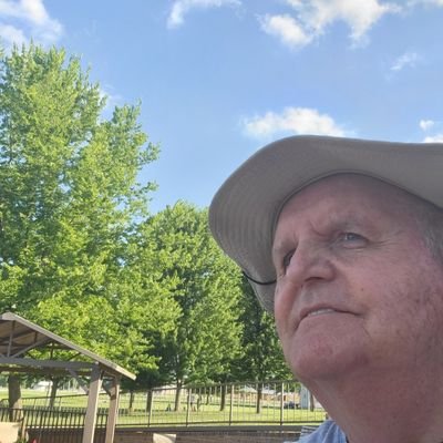 RosneyWeid's profile picture. Retired from Education. Happily married. True believer in  in our Lord Jesus Christ.  #BeProud #StandForTheAnthem🇺🇸 #BackICE #BackOurSoldiersFirstRespondeVets