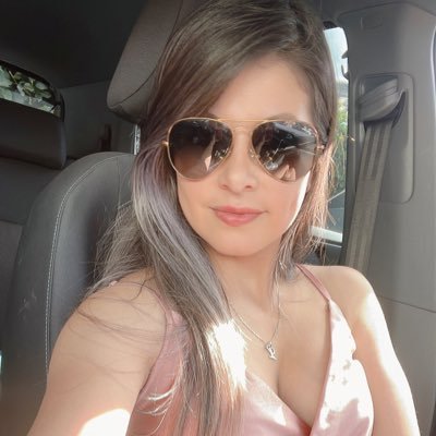 lichi_naty's profile picture. Una persona empieza a ser feliz cuando se da cuenta que estar triste es perder el tiempo... :)