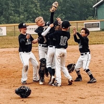 MarsolekSeth's profile picture. Father, Husband, Son and Coach