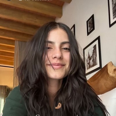 Jrsoto30's profile picture. Escribir y leer sobre #juliantinas a través de eso pude volver a sonreír