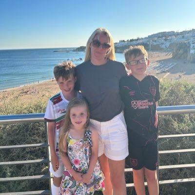 FionaSh87327193's profile picture.