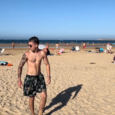 aveeek13's profile picture. 