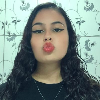 bia_smedina's profile picture. finalmente mediciner da Pinheiros 💚☠️