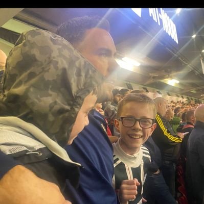 42. Husband. Dad.
United-Kids-Wife in that order (for 90 minutes twice a week 👀) Esker Celtic U-15s coach 🟦⬜️ #MUFC for over 30 years. 🇾🇪