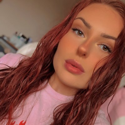 Lish | 25 | 🇬🇧🏳️🌈 | { gamer - baker - digital artist - makeup + cosplay enthusiast }