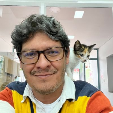 Ciudadano orgulloso de Bogotá y con vocación de servicio