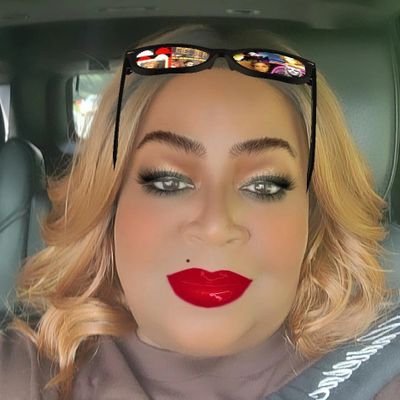 @OneHersheyKiss