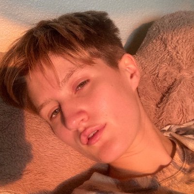 ElizabethTabla's profile picture. he/him