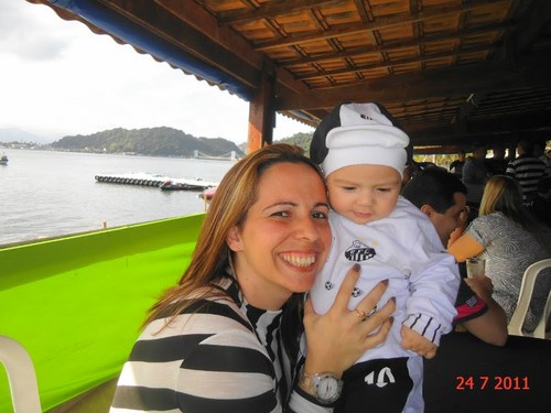 Sou uma mulher realizada,tenho pais maravilhosos,construi uma linda família ao lado do meu marido Marcos...Bruno 14anos Leandro 12anos e agora o Felipe 9 meses.