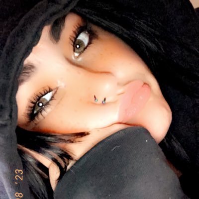 23 years young🥀 ♑️ NJ🌲 Emo Girl 4 LIfe🖤 🐦‍⬛ 🏳️‍🌈💖💜💙