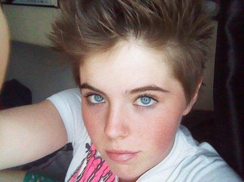 SaraBradley5's profile picture. Asking Alexandria.....F*** Yeah ;)