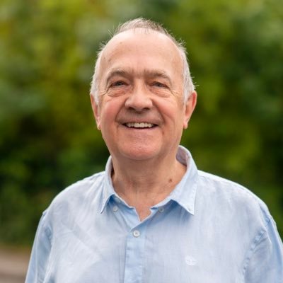 RuizdePinedo's profile picture. Soziologoa | Ezina ekinez egina.