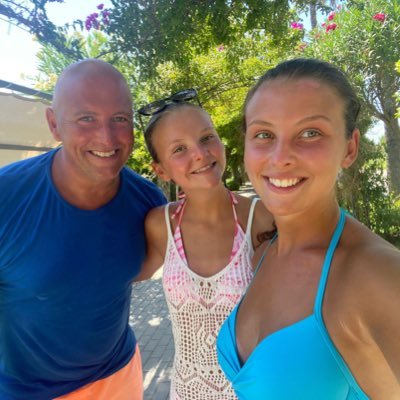 ColinMcKendric1's profile picture. 3 v 1 in the house. No chance !