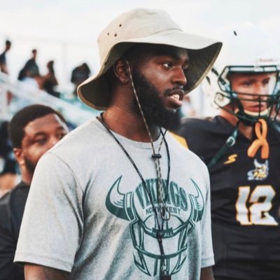 ISSA Cert•Nashville MMA•Crunch Fitness•S&C Coach Northwest HS• Stay the course🚶🏾♂️LLEli🖤